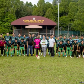 PERLAWANAN PERSAHABATAN BOLASEPAK ANTARA UNIT TRAFIK MPT DAN SPRM PERAK